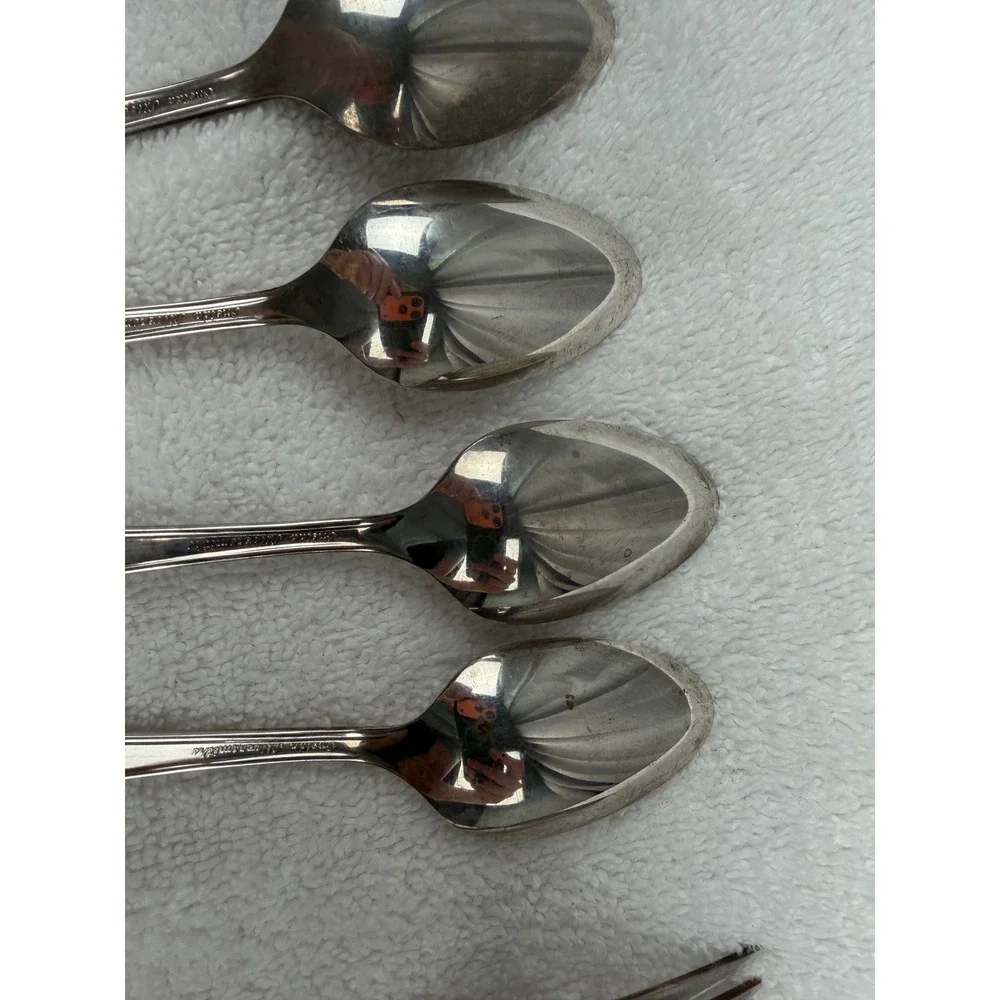Lot of 11 Oneida Silversmiths Silverplate Balmoral Teaspoons Dinner Salad Forks